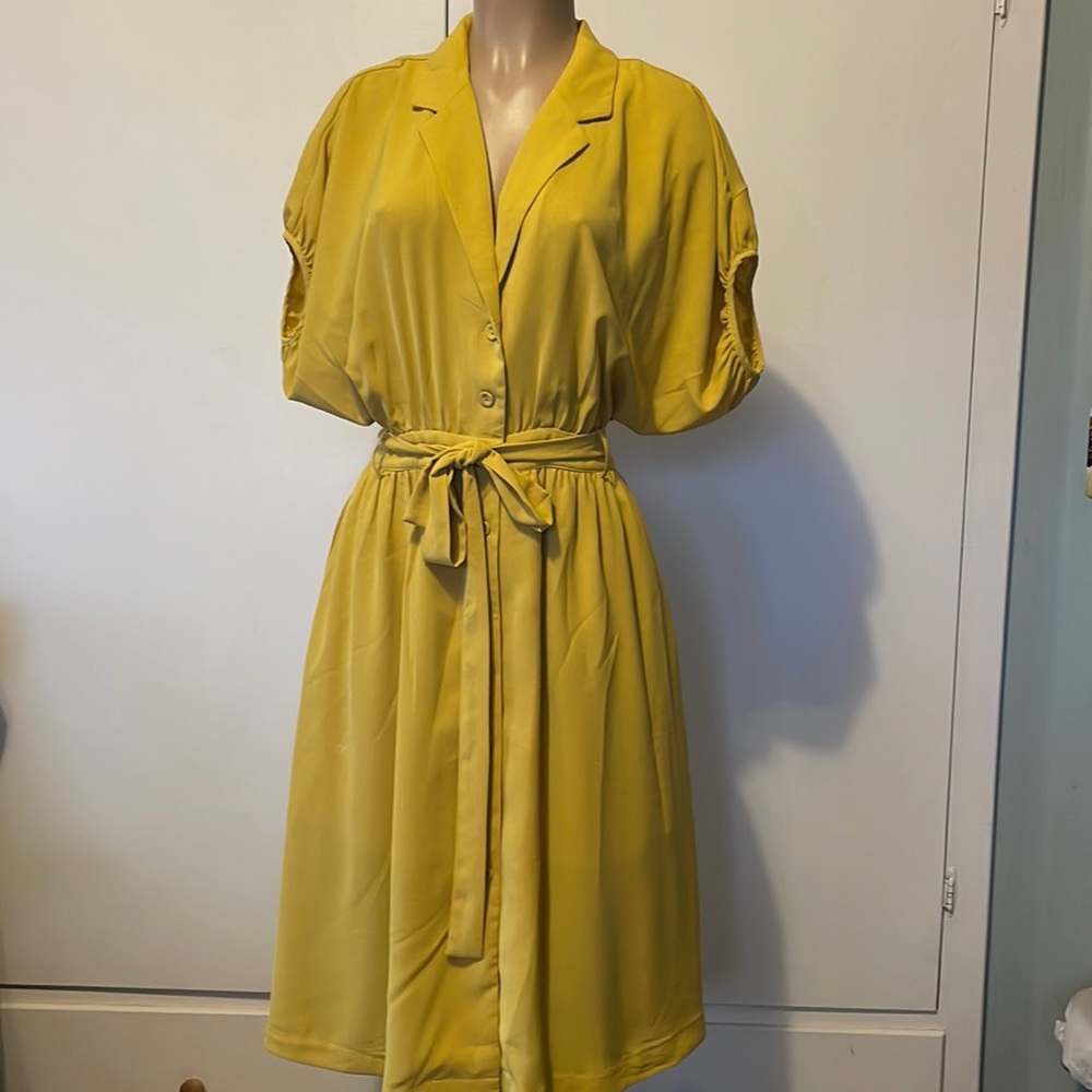 CHRISELLE JOA.Lovely Cocoon sleeves Style V neck Buttons Down DRESS size MEDIUM